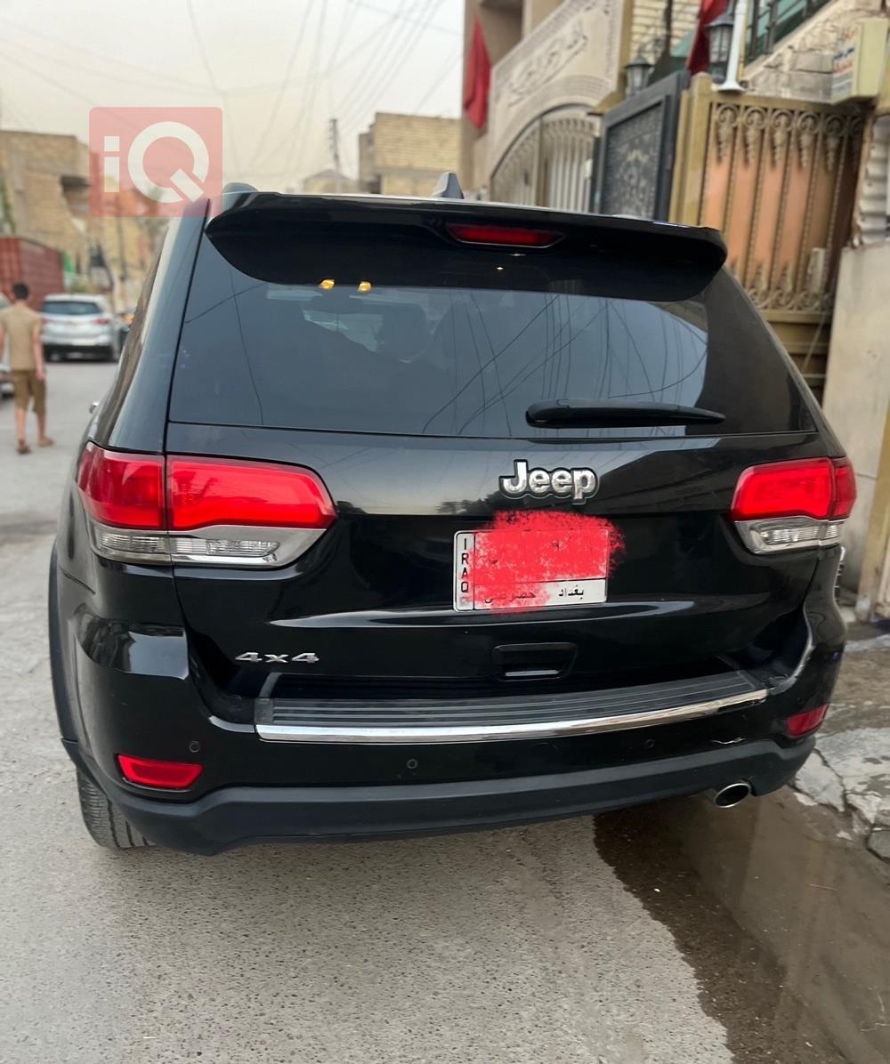 جیپ گراند شیرۆکی